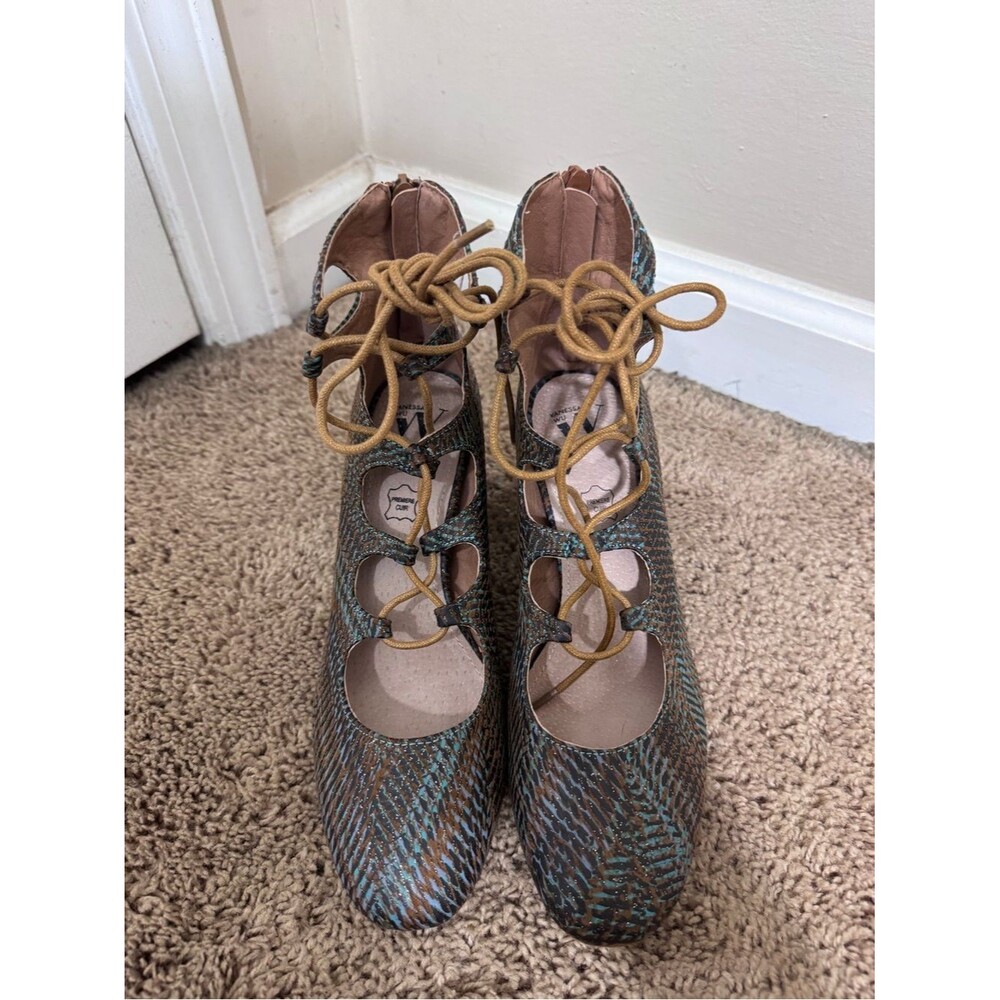 Vanessa Wu Ghillie Lace-Up Block Heel Pumps in Teal/Brown size 39